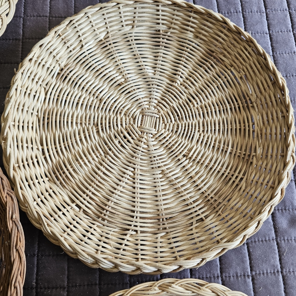 Collection 9-Piece Handcrafted Woven Wicker Boho Wall Decor Colorful Home Deco - Picture 5 of 5
